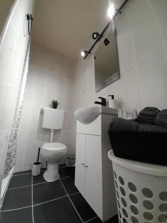 Cocomelo Apts Heraklion  Екстер'єр фото