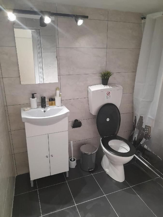 Cocomelo Apts Heraklion  Екстер'єр фото